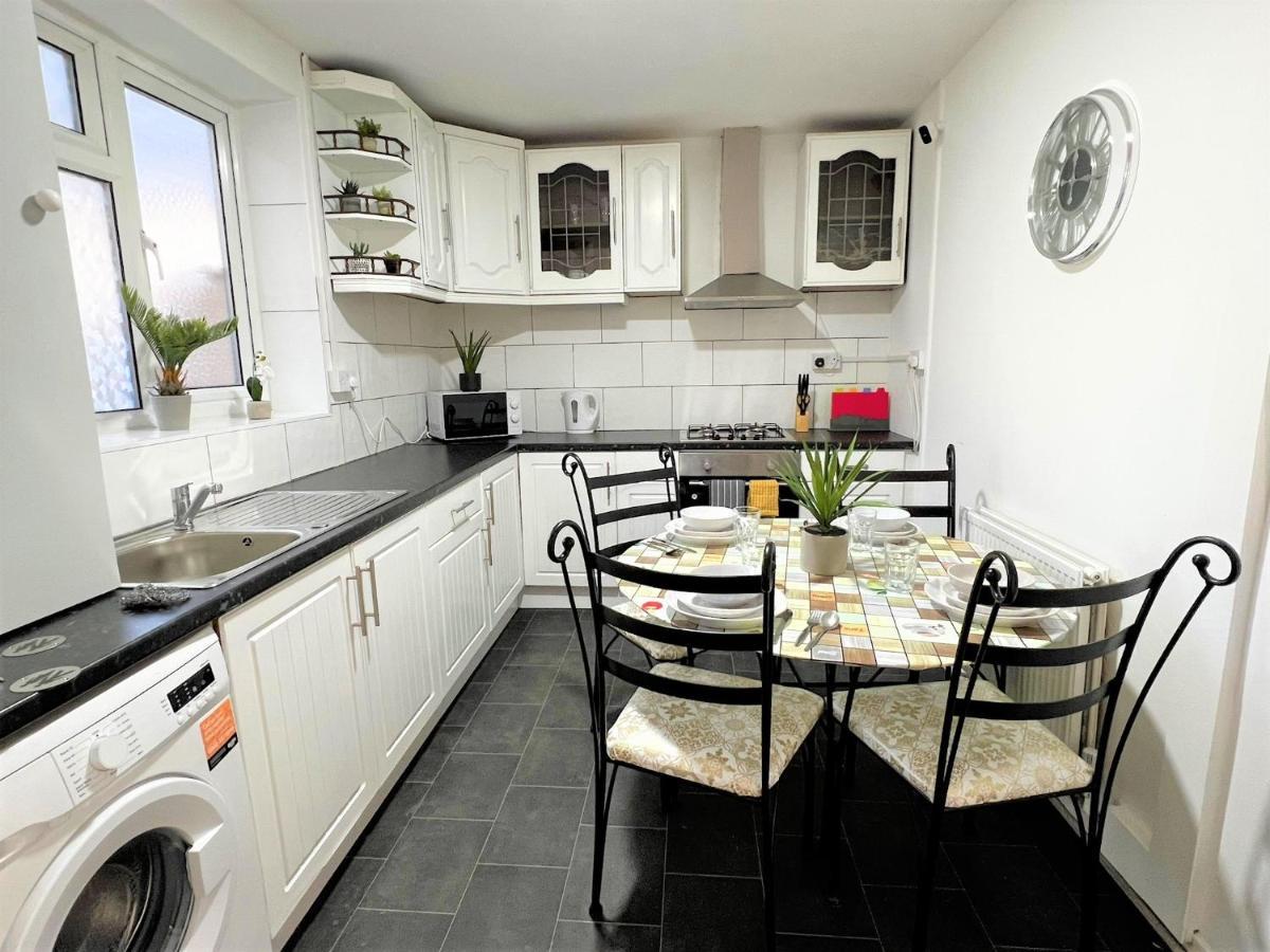 Stepney Comfy Double Bed 14 Pensión Londres